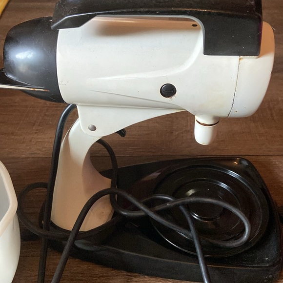 Vintage Sunbeam Mixer 12 speed with bowels - Picture 5 of 7
